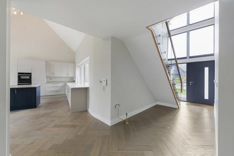 5 bedroom detached house for sale, Warmlake Orchard, Sutton Valence, Maidstone, Kent, ME17 3TU