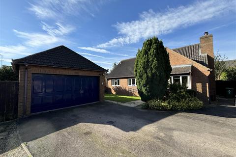 3 bedroom detached bungalow for sale, Hadfield Close, Staunton GL19