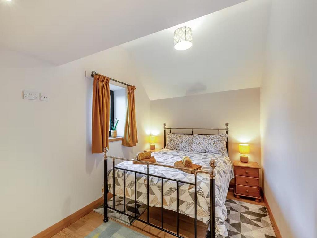 Bed 3.jpg