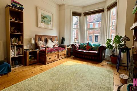 1 bedroom flat for sale, Radnor Park Crescent, Folkestone, CT19 5AS