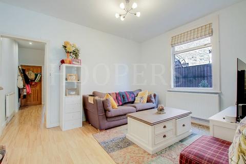 2 bedroom maisonette for sale, Temple Road, London, NW2