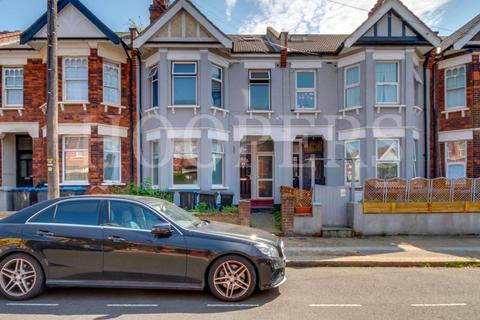 2 bedroom maisonette for sale, Temple Road, London, NW2