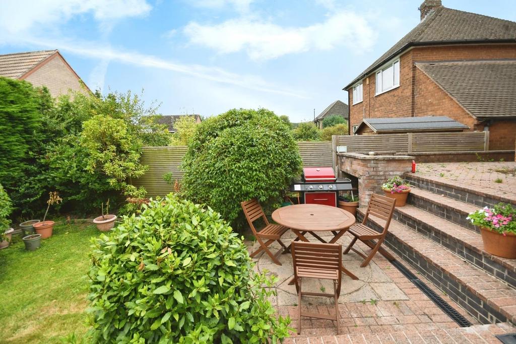 REAR GARDEN 05.jpg