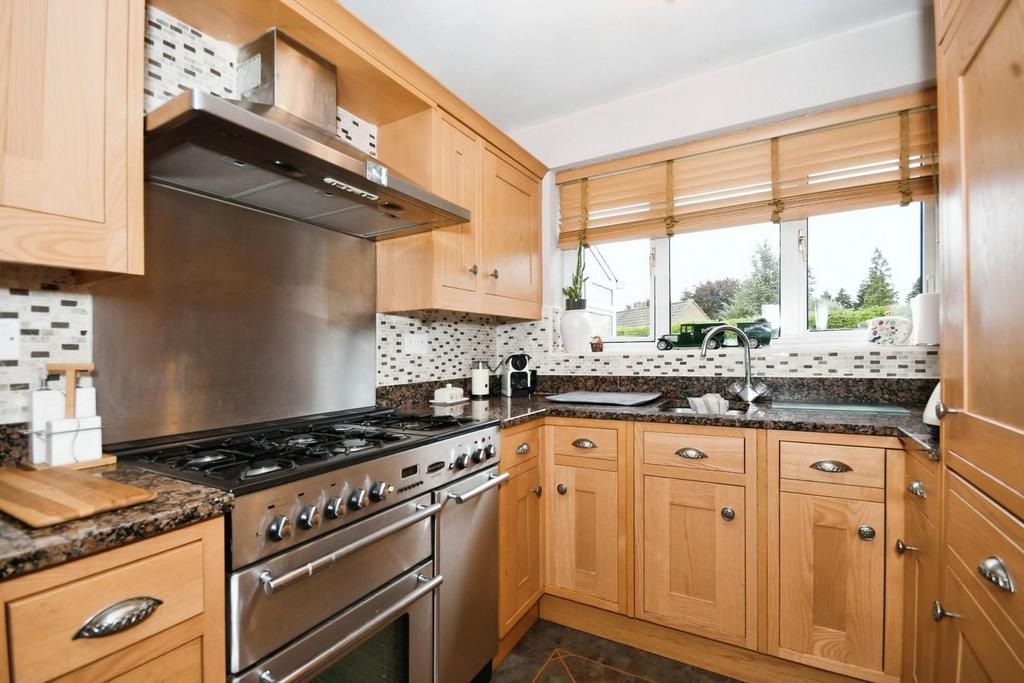 KITCHEN 01.jpg