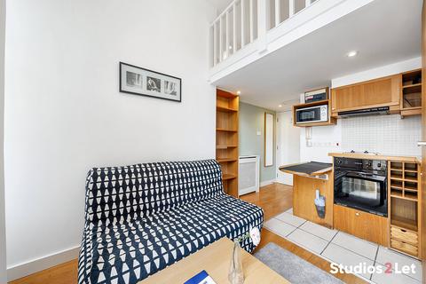 Studio to rent, Fairholme Road, London W14