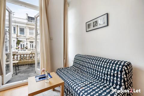 Studio to rent, Fairholme Road, London W14