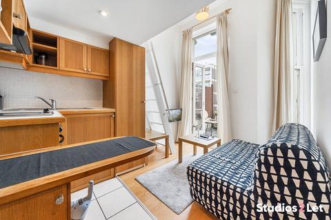 Studio to rent, Fairholme Road, London W14