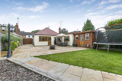 49 Common Lane, New Haw, Addlestone, KT15 3LL
