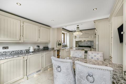 49 Common Lane, New Haw, Addlestone, KT15 3LL