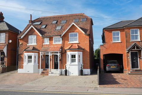 4 bedroom semi-detached house for sale, High Road, Epping CM16