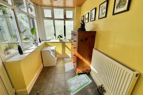 2 bedroom detached bungalow for sale, Dog Kennel Bank, Huddersfield