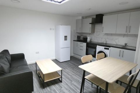 3 bedroom flat to rent, Temple Street, London E2