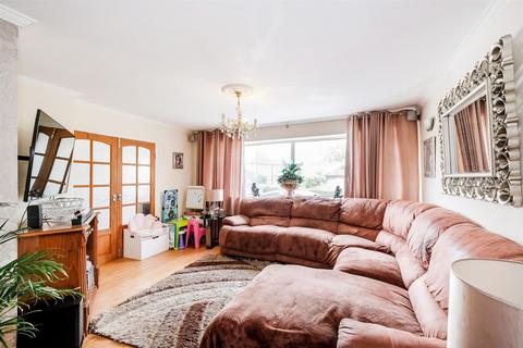 5 bedroom semi-detached house for sale, Eatons Mead, Chingford