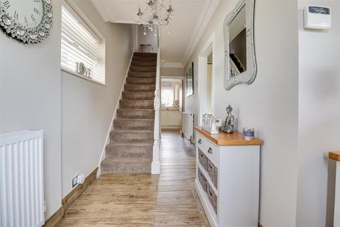 4 bedroom detached house for sale, Barbara Avenue, Canvey Island SS8