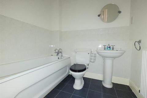 2 bedroom flat to rent, Foley Court, Streetly, Sutton Coldfield, West Midlands, B74