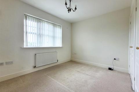 2 bedroom flat to rent, Foley Court, Streetly, Sutton Coldfield, West Midlands, B74