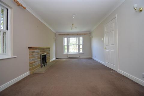 4 bedroom detached house to rent, St. James's Court, Wakefield WF2