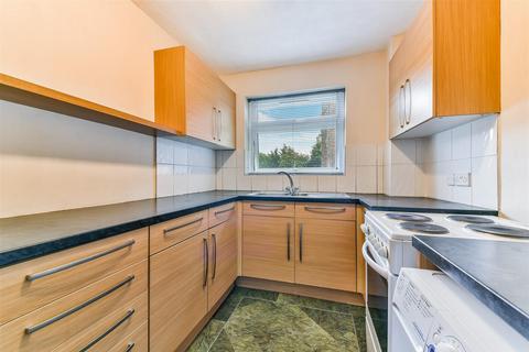 1 bedroom apartment for sale, Worcester Road, Sutton