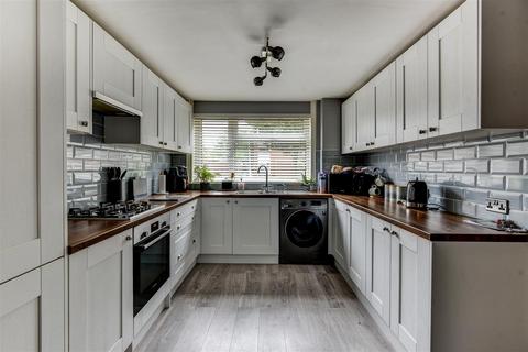 6 Barnet Way, Worthing, BN13 2QR