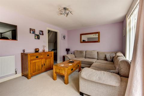 6 Barnet Way, Worthing, BN13 2QR