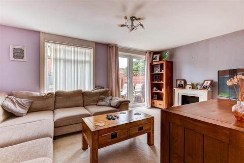 6 Barnet Way, Worthing, BN13 2QR