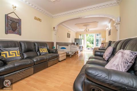 4 bedroom semi-detached house for sale, Stechford Road, Birmingham B34