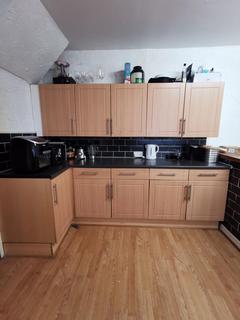 4 bedroom terraced house to rent, Rhondda Street, Mount Pleasant, Swansea