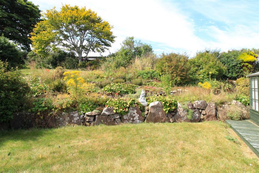 REAR GARDEN.jpg