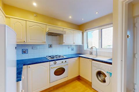 2 bedroom terraced house to rent, Drift Avenue, Stamford