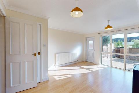 2 bedroom terraced house to rent, Drift Avenue, Stamford