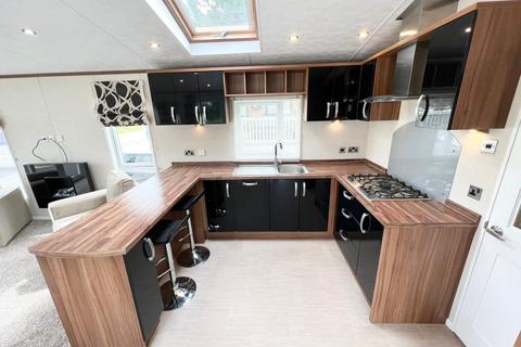 2 bedroom static caravan for sale, Dog lane Tarporley