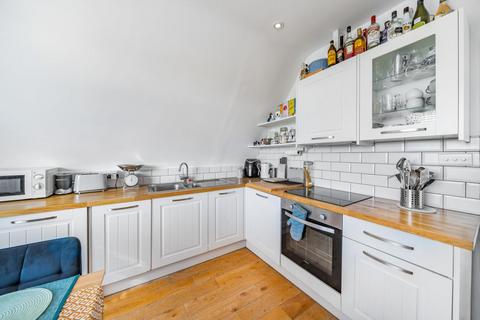 2 bedroom flat for sale, Grove Park, Camberwell SE5