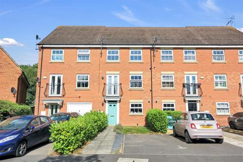 3 bedroom townhouse for sale, Parker Way, Rushden NN10