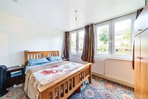 1 bedroom apartment for sale, East Surrey Grove, London