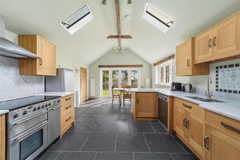 Kitchen dining room