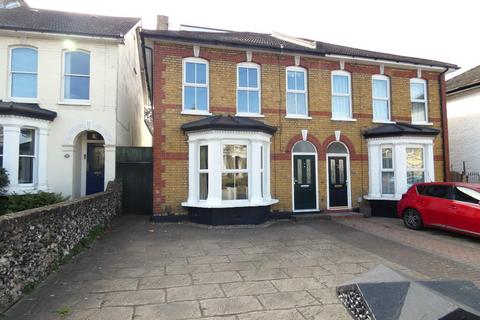 5 bedroom semi-detached house for sale, Old Road West, Gravesend, DA12