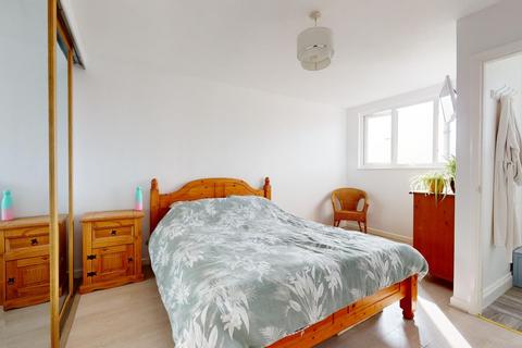 9 Old Road West, Gravesend, DA11 0LH