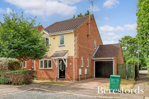 3 bedroom link detached house for sale, Lutea Close, Laindon, SS15