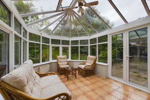 19 Park Road, Kenley, CR8 5AS