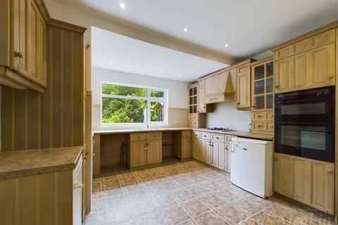19 Park Road, Kenley, CR8 5AS