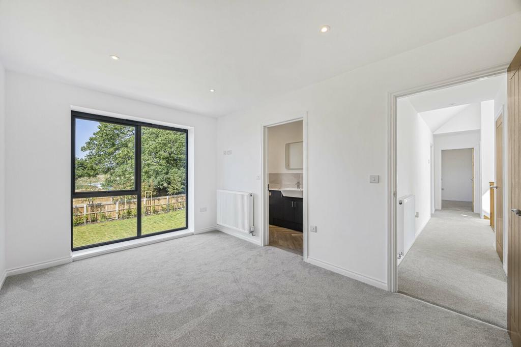 Guest bedroom