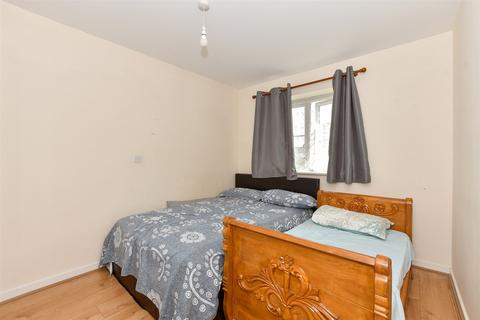 3 bedroom end of terrace house for sale, Regna Close, Rainham, Essex