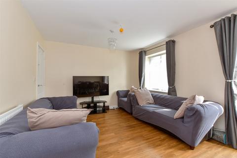 9 Regna Close, Rainham, RM13 9FQ
