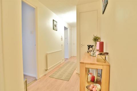 1 bedroom flat for sale, Pennine Road, Slough