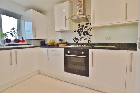 1 bedroom flat for sale, Pennine Road, Slough
