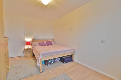 undefined, Pennine Road, Slough