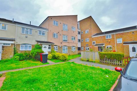 Pennine Road, Slough