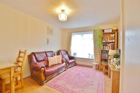 1 bedroom flat for sale, Pennine Road, Slough
