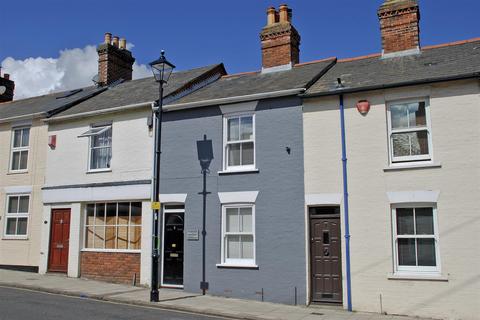 2 bedroom terraced house to rent, Station Street, Lymington