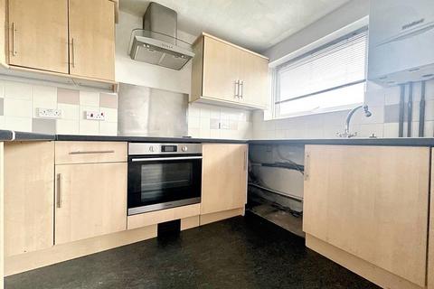 1 bedroom flat for sale, Ravenscroft, South Coast Road, Peacehaven, BN10 7EJ